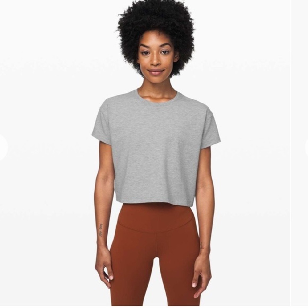 Lululemon Cates Crop Tee Size 4 Gray